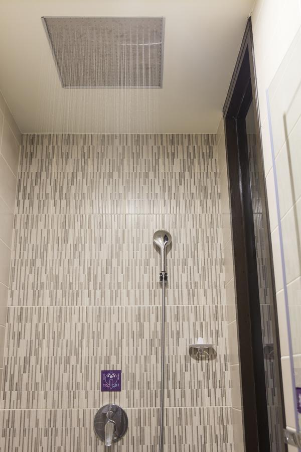 Foxdou Business Motel Tainan Luaran gambar