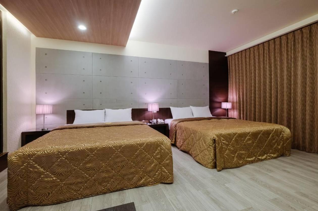 Foxdou Business Motel Tainan Luaran gambar